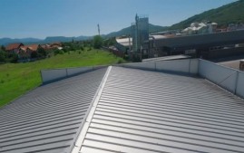 What are the benefits of a 22 ga standing seam metal roof?